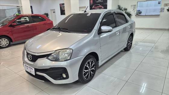 TOYOTA ETIOS 1.5 PLATINUM SEDAN 16V FLEX 4P AUTOMÁTICO